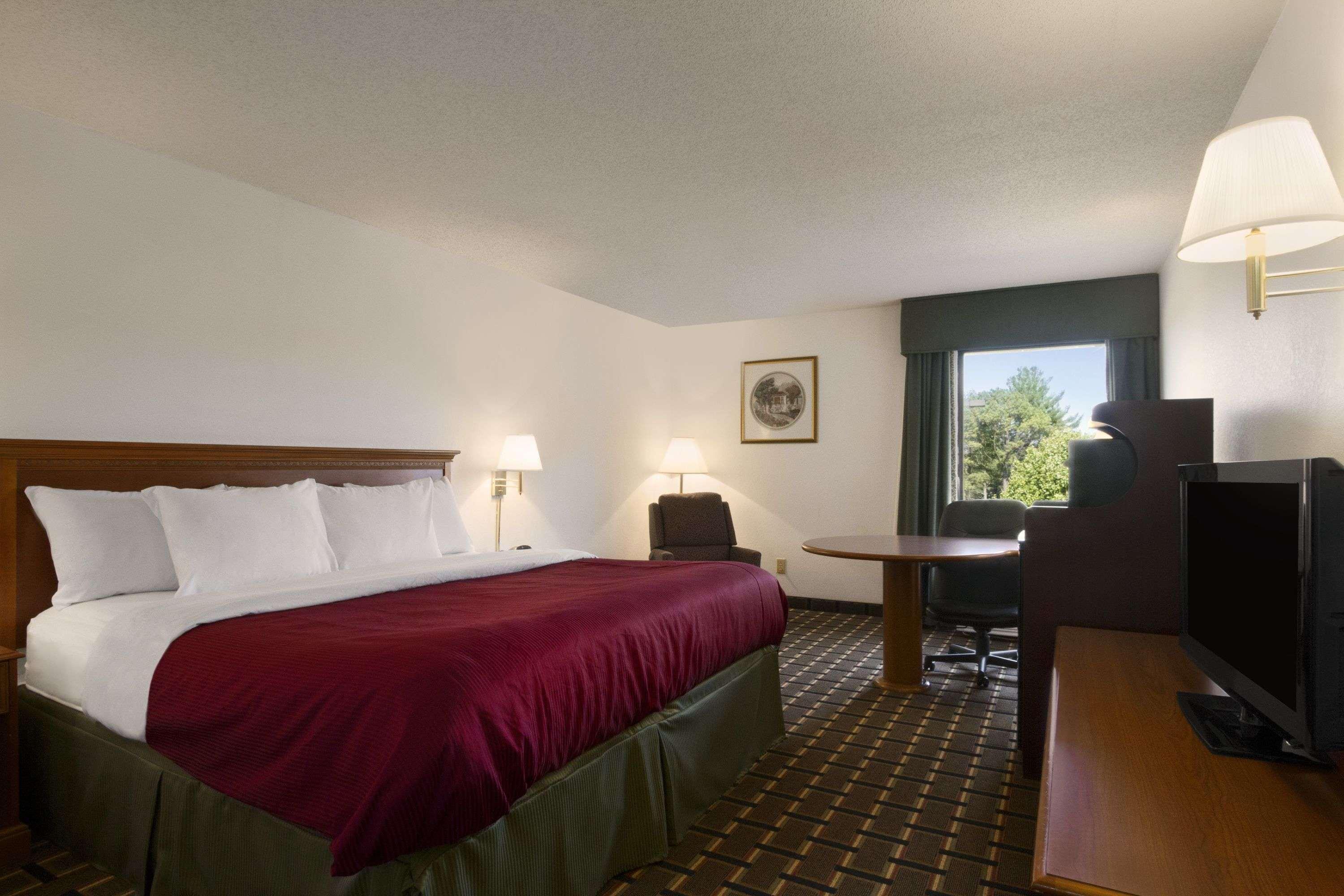 Motel Baymont By Wyndham 2*